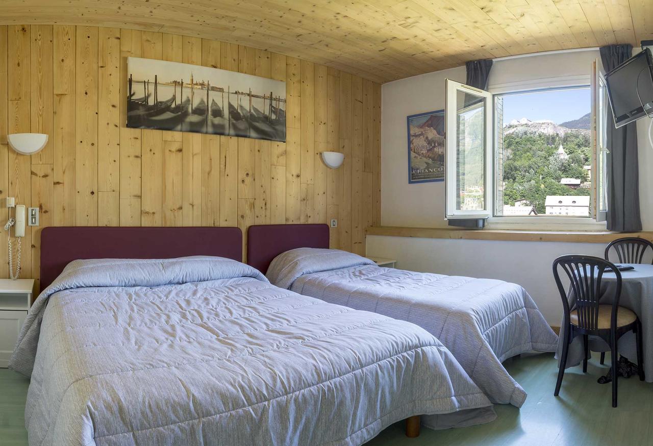 Hotel De Paris Briancon  Exterior photo
